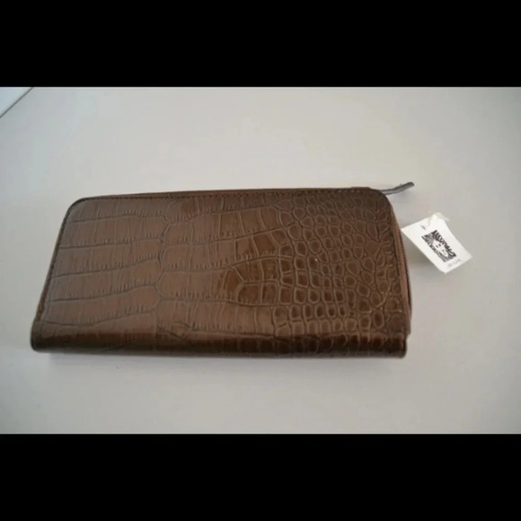 NWT Anne Klein wallet - Picture 2 of 4